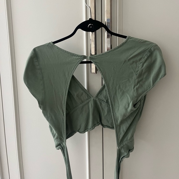 Brandy Melville Open Back Tee - Picture 3 of 8